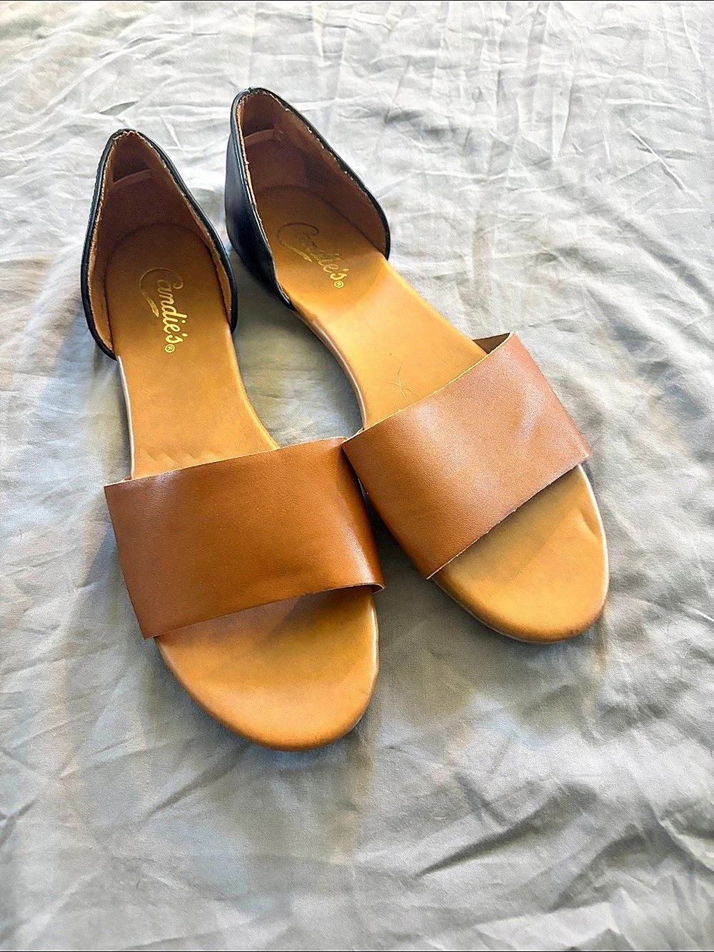 Candie's Wide Strap Sandals in Brown Like New